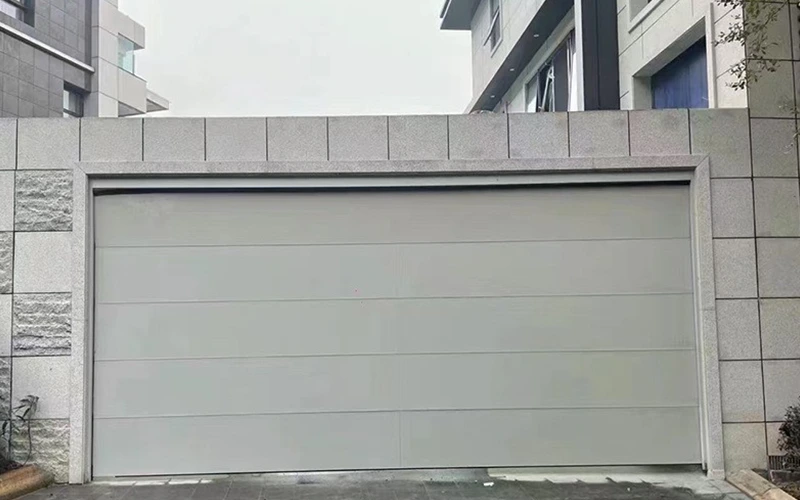Depending on the architectural and operating requirements, Huadun Sectional Garage Doors can be configured with